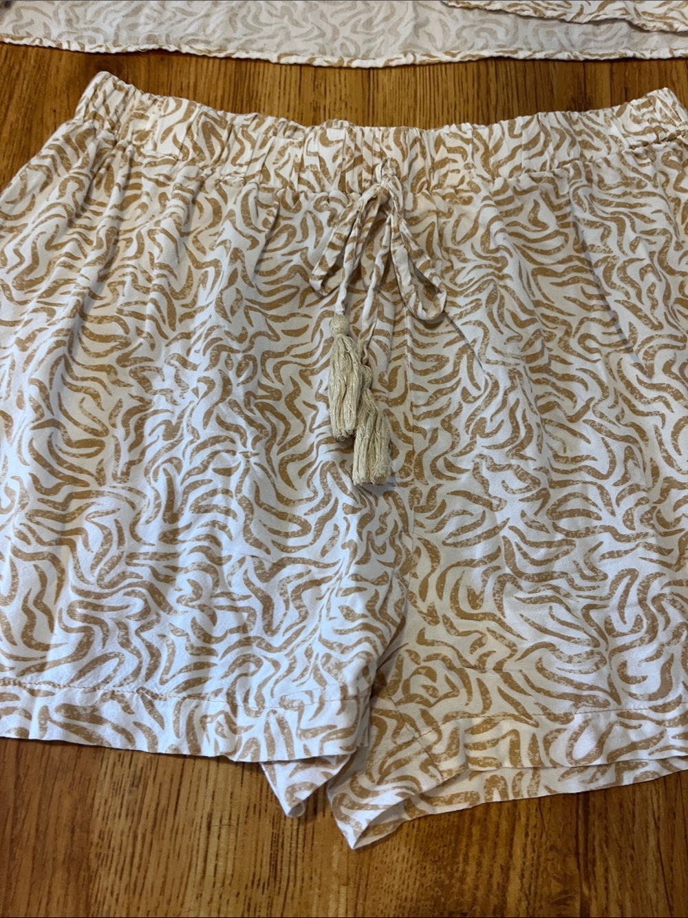 Japna 100% Rayon Lounge Set White & Tan V-Neck Printed Size L - Picture 5 of 7